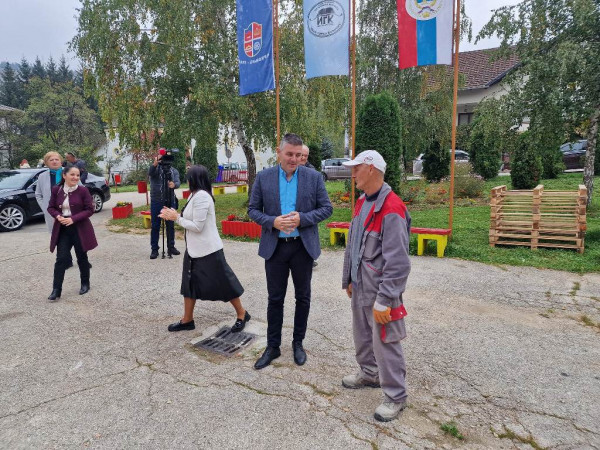 НАЧЕЛНИК ВОЂЕВИЋ ОБИШАО РАДОВЕ НА РЕКОНСТРУКЦИЈИ ОСНОВНЕ ШКОЛЕ „ИВАН ГОРАН КОВАЧИЋ“
